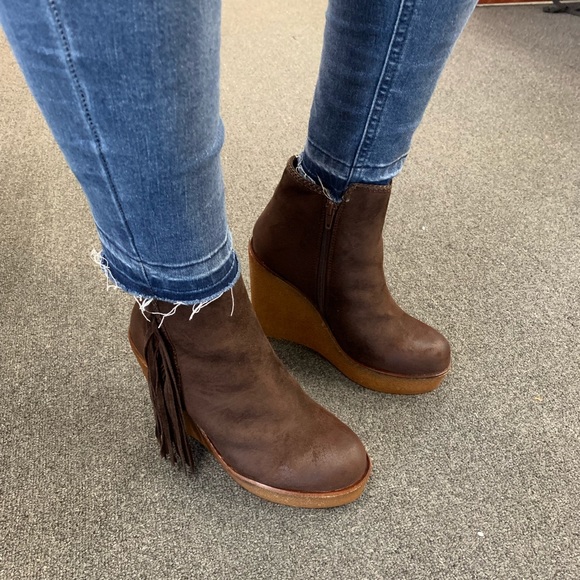 ShopFor_Fun Boutique Shoes Ladies Burke Black Faux Suede Fringe